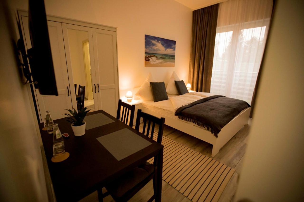 Pension Leo Berlin Exterior foto