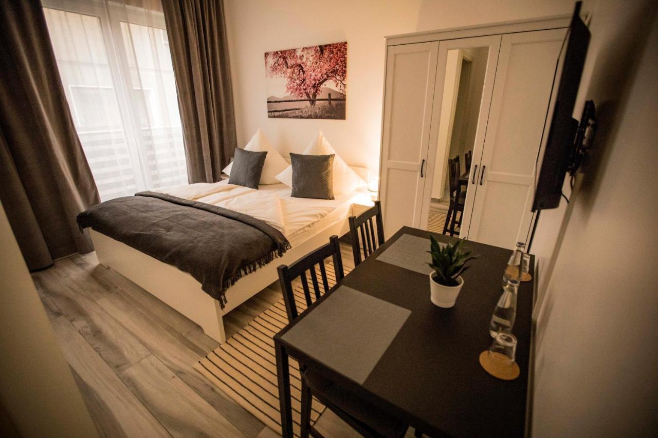 Pension Leo Berlin Exterior foto