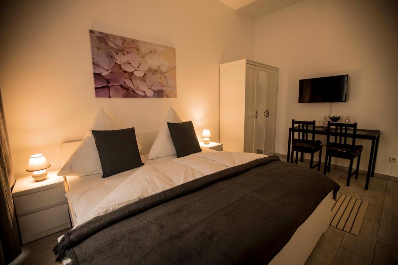 Pension Leo Berlin Exterior foto