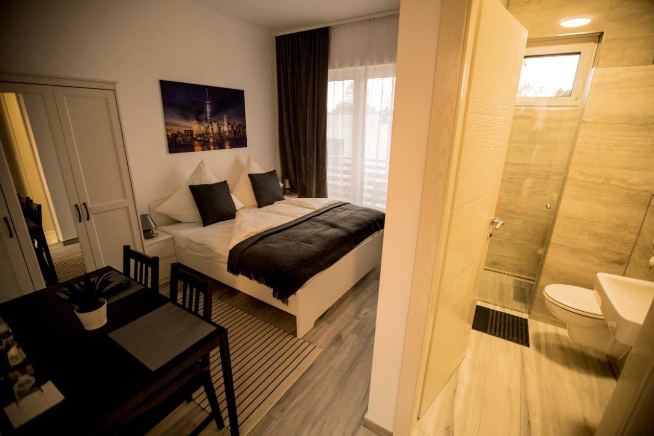Pension Leo Berlin Exterior foto